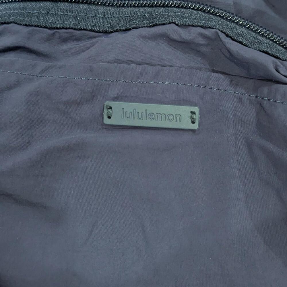 Lululemon Packable Large Tote 30L Dark Blue - Picture 4 of 5